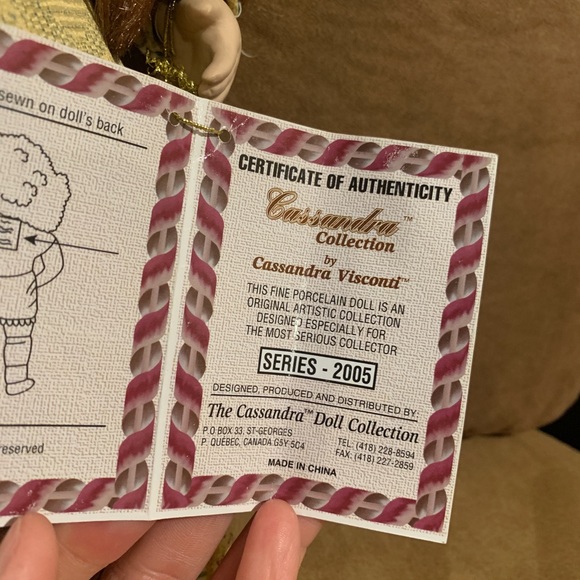 CASSANDRA COLLECTION BY CASSANDRA VISCONTI PORCELAIN DOLL 2005 LTD - Picture 4 of 8